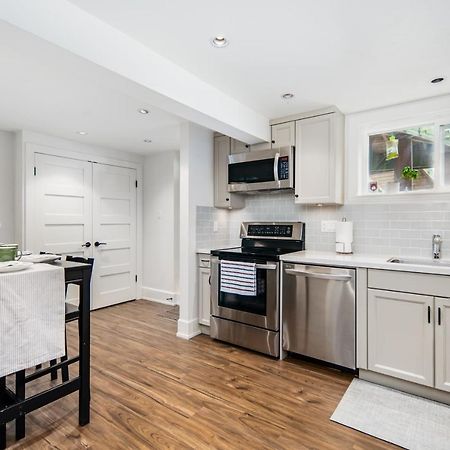 Gorgeous 4 Bedroom Garden Level Suite At Vancouver West & Ubc Exterior photo